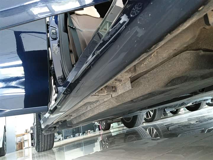 Фото 21 - Lexus ES