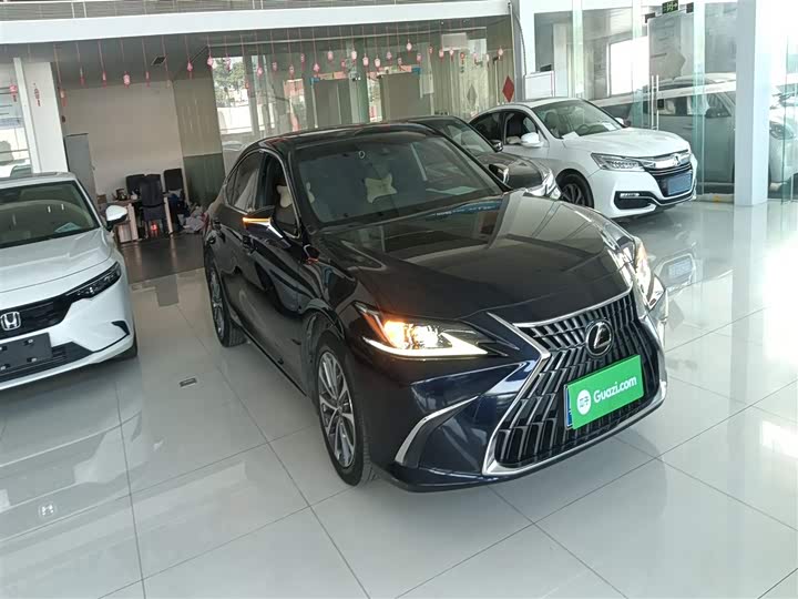 Фото 4 - Lexus ES