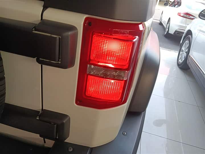 Фото 8 - BAIC Beijing BJ40