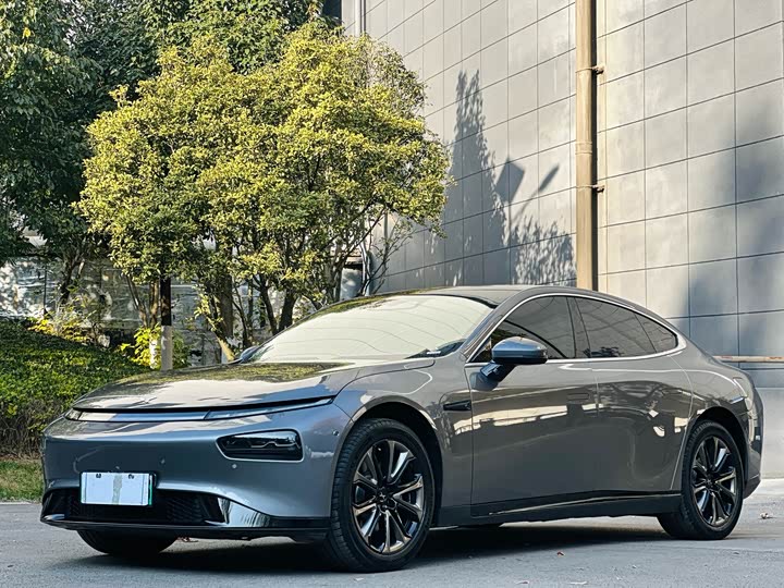 Фото 1 - XPeng P7