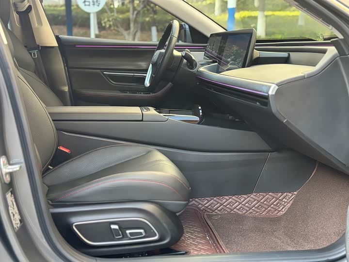 Фото 13 - XPeng P7