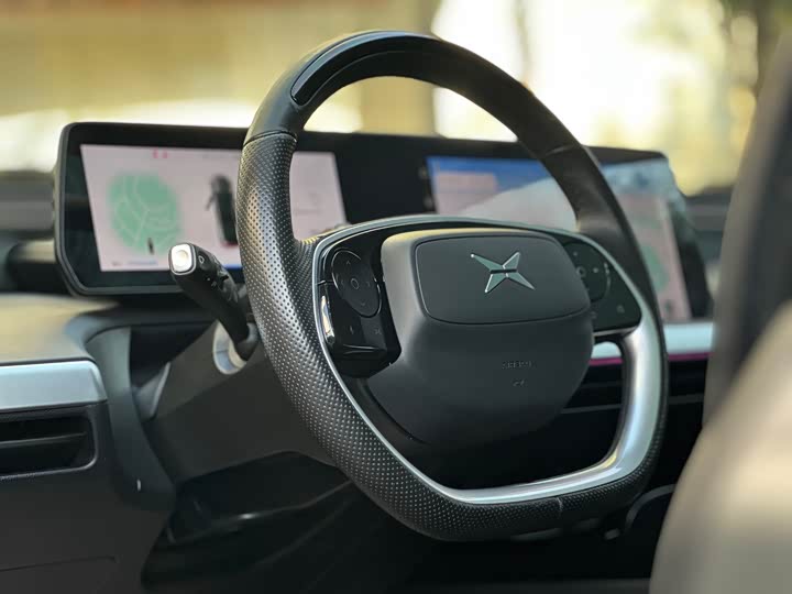 Фото 15 - XPeng P7