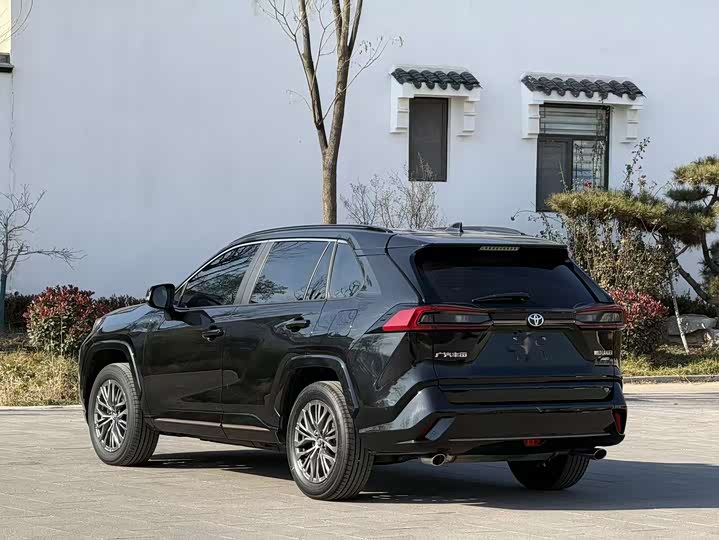 Фото 5 - Toyota Wildlander