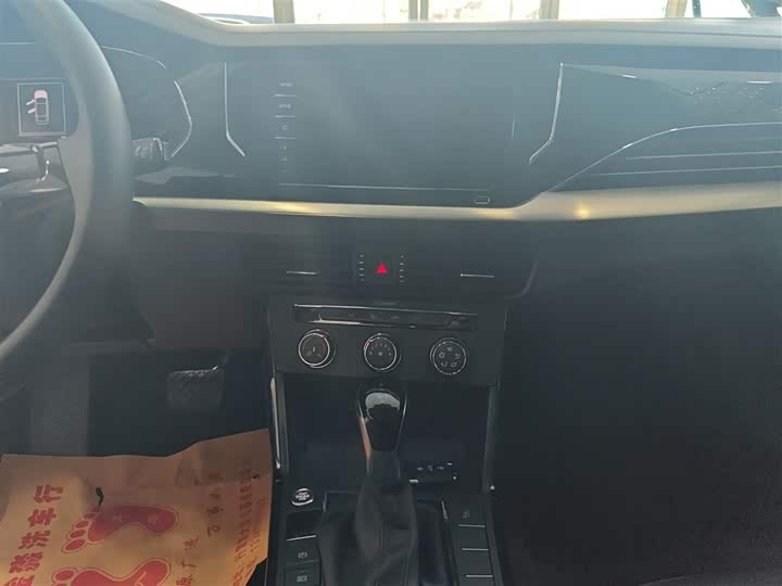 Фото 13 - Volkswagen Passat