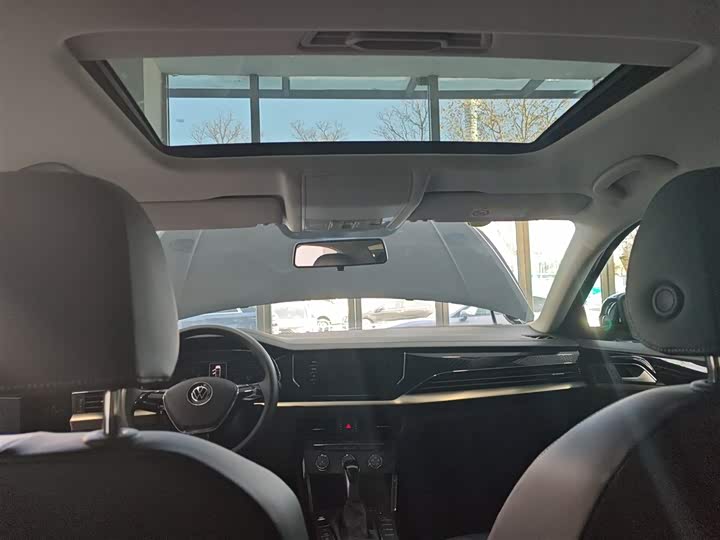 Фото 18 - Volkswagen Passat