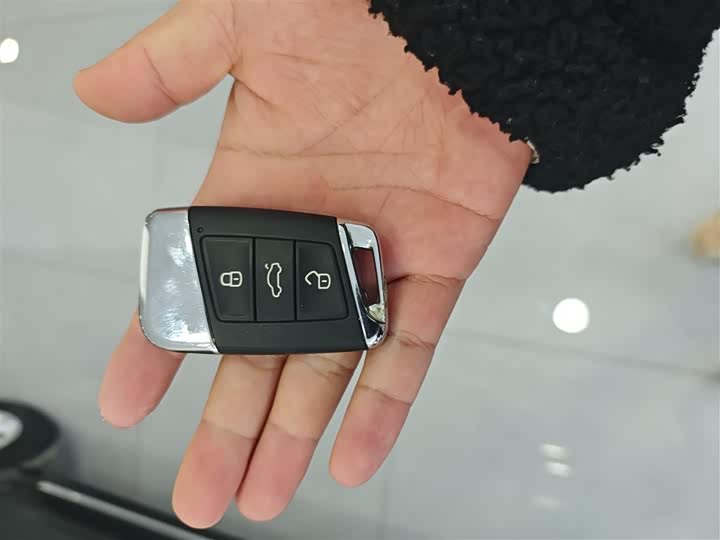 Фото 9 - Volkswagen Passat