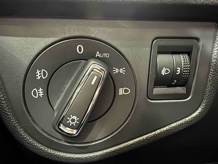 Фото 11 - Volkswagen Polo