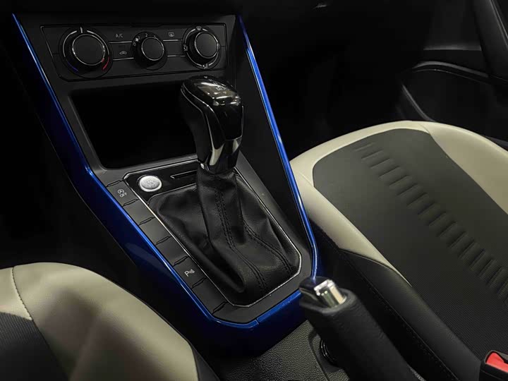 Фото 13 - Volkswagen Polo