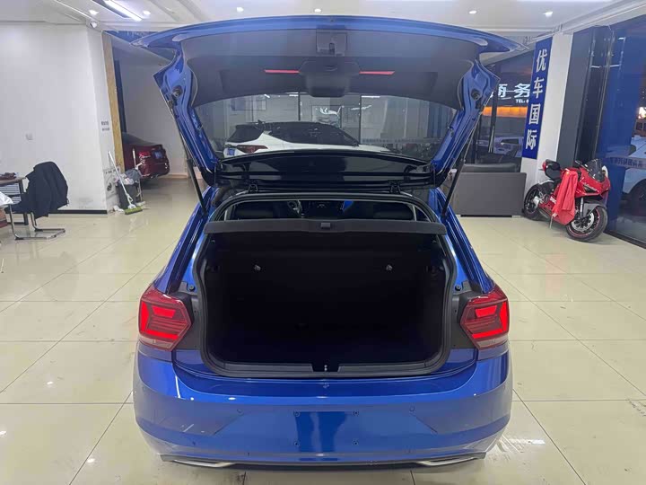 Фото 19 - Volkswagen Polo