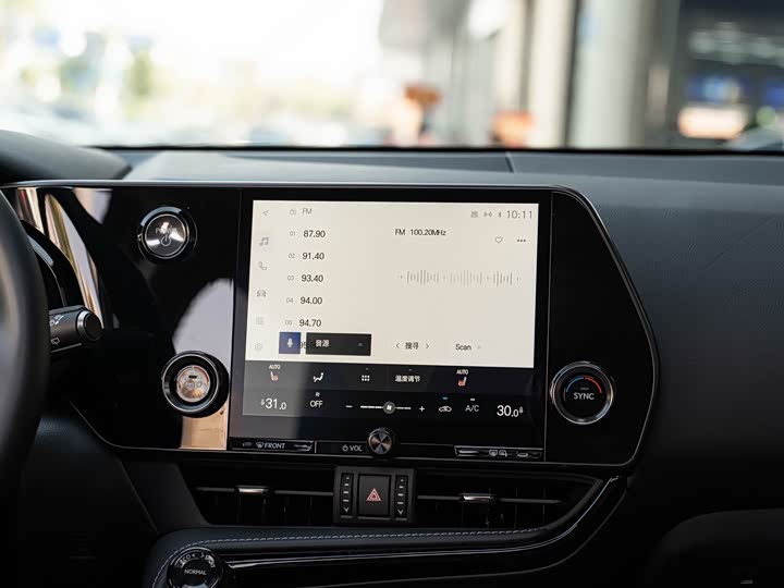 Фото 16 - Lexus NX