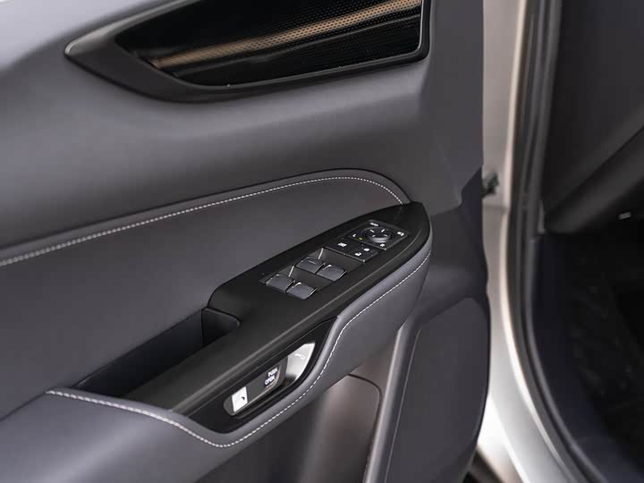 Фото 17 - Lexus NX