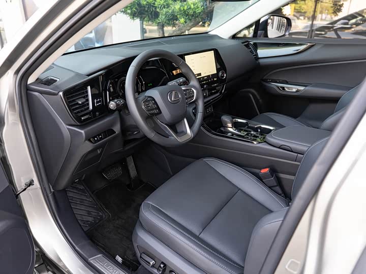 Фото 9 - Lexus NX