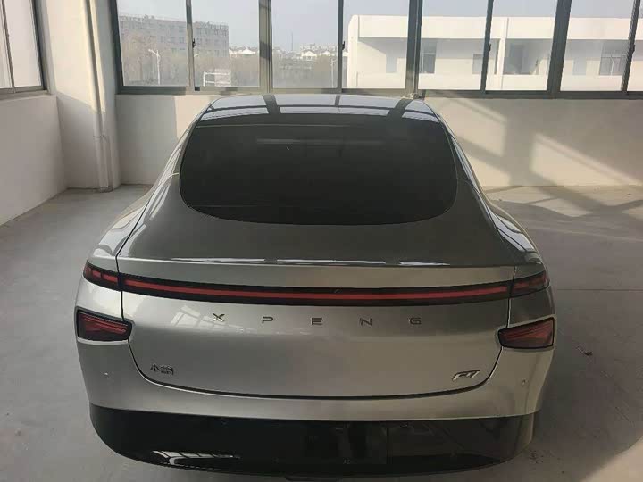 Фото 6 - XPeng P7