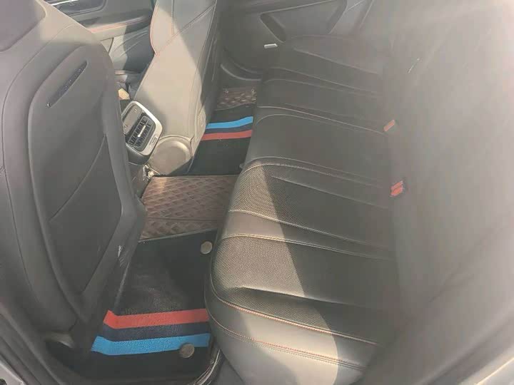 Фото 8 - XPeng P7