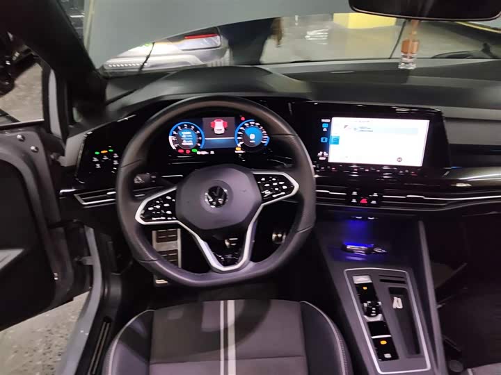 Фото 11 - Volkswagen Golf