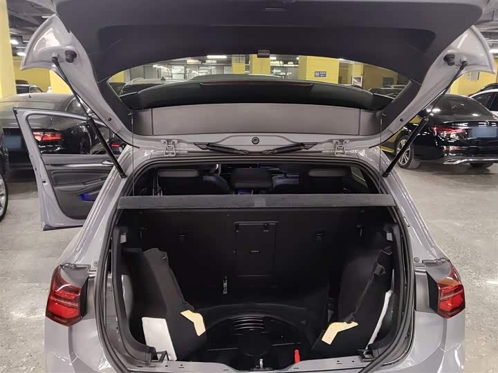 Фото 19 - Volkswagen Golf