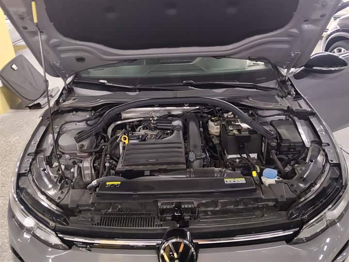 Фото 20 - Volkswagen Golf