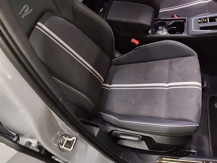 Фото 25 - Volkswagen Golf