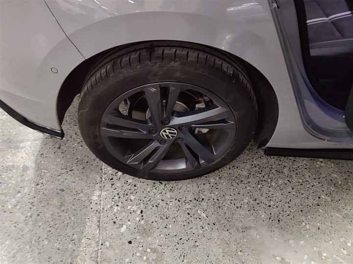 Фото 26 - Volkswagen Golf