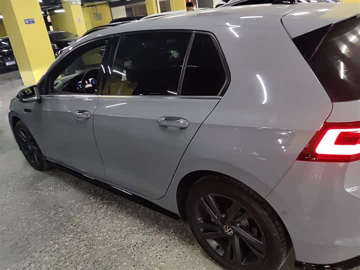 Фото 5 - Volkswagen Golf