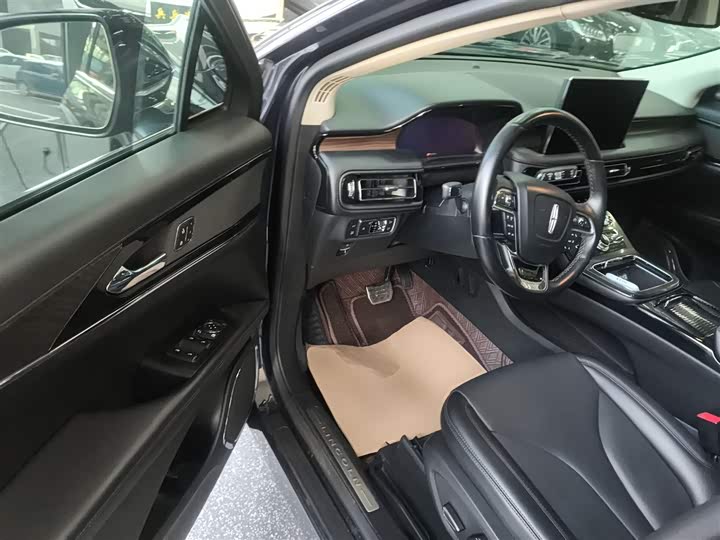 Фото 16 - Lincoln Nautilus