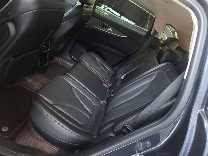 Фото 17 - Lincoln Nautilus