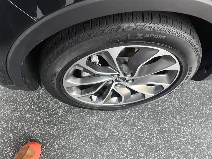 Фото 23 - Lincoln Nautilus