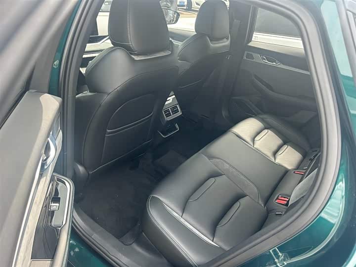 Фото 21 - Geely Preface