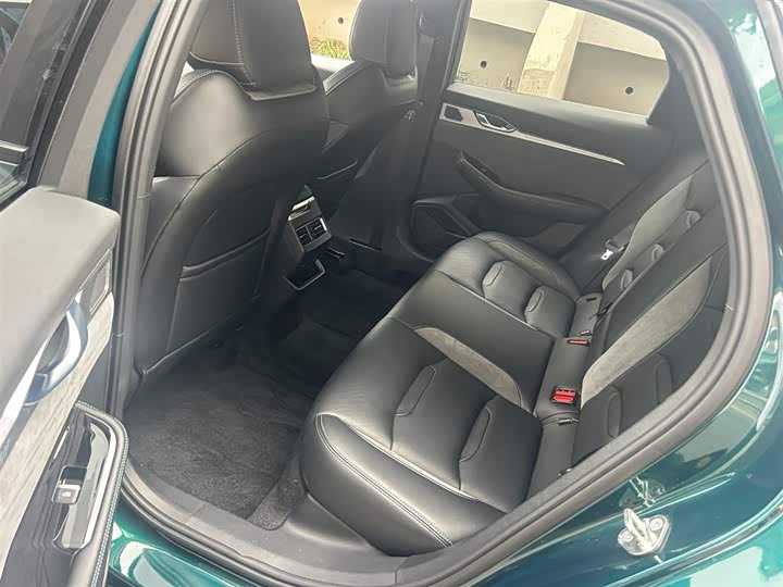 Фото 28 - Geely Preface