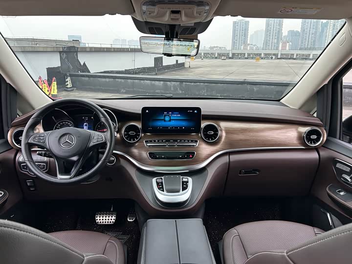 Фото 10 - Mercedes-Benz V-Class