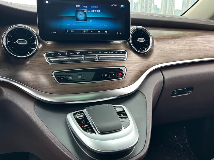 Фото 11 - Mercedes-Benz V-Class