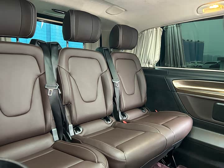 Фото 20 - Mercedes-Benz V-Class