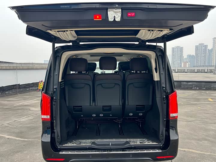 Фото 21 - Mercedes-Benz V-Class