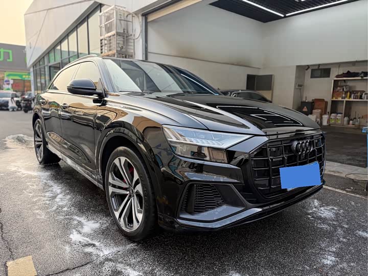 Фото 3 - Audi Q8