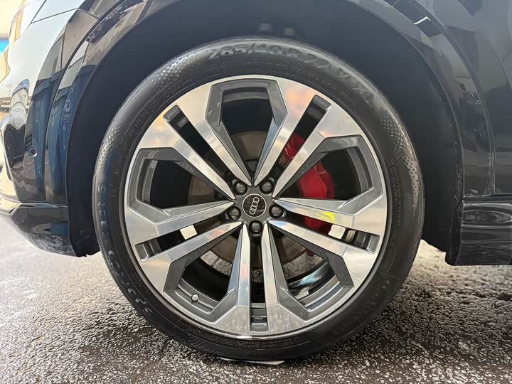 Фото 9 - Audi Q8