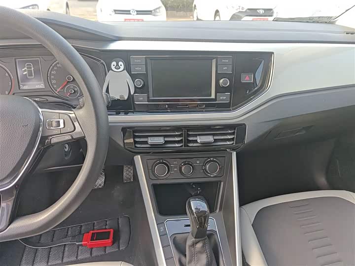 Фото 13 - Volkswagen Polo