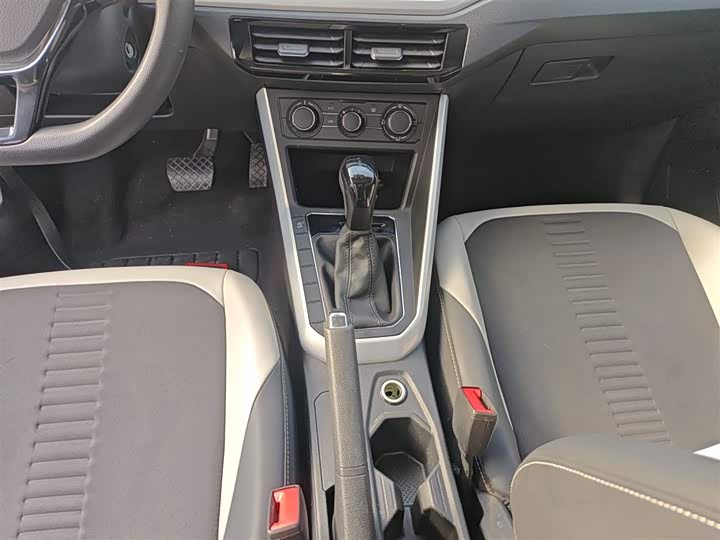 Фото 14 - Volkswagen Polo