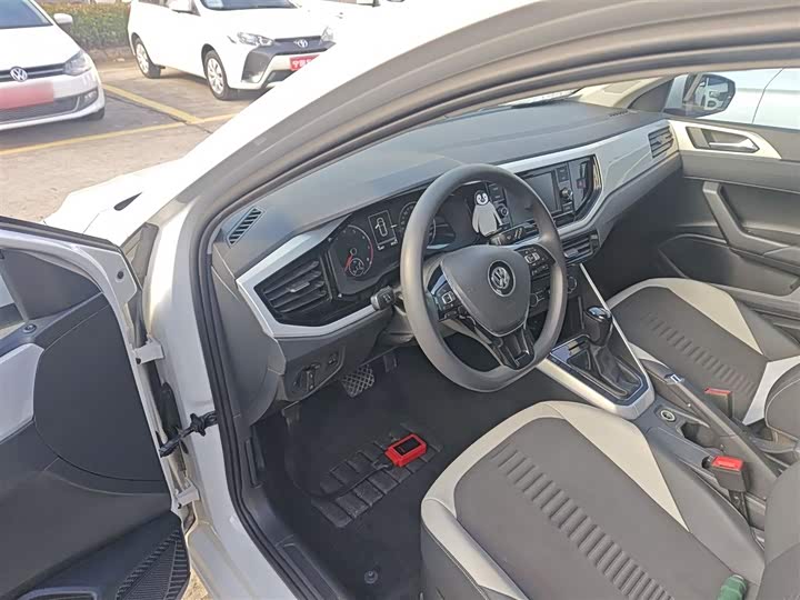 Фото 16 - Volkswagen Polo