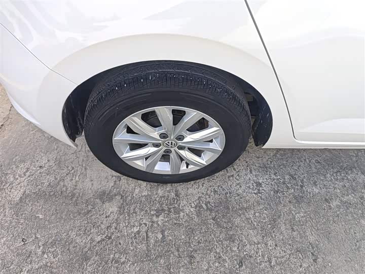 Фото 26 - Volkswagen Polo