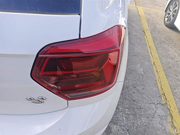 Фото 8 - Volkswagen Polo