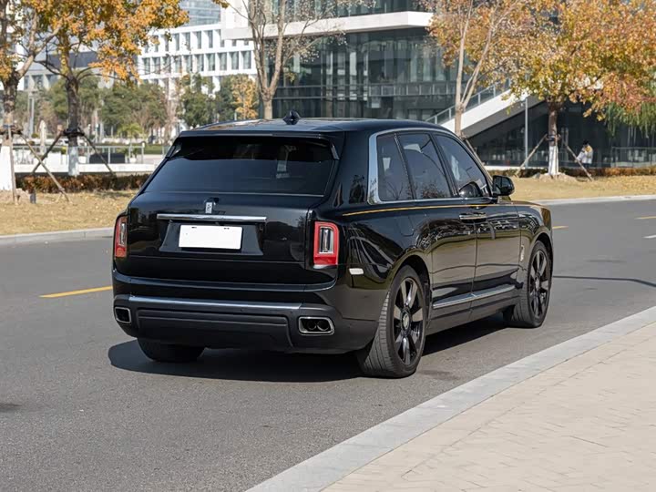 Фото 4 - Rolls-Royce Cullinan