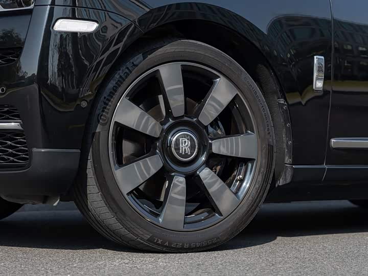 Фото 9 - Rolls-Royce Cullinan