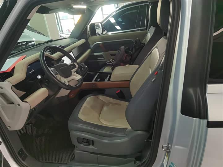 Фото 15 - Land Rover Defender