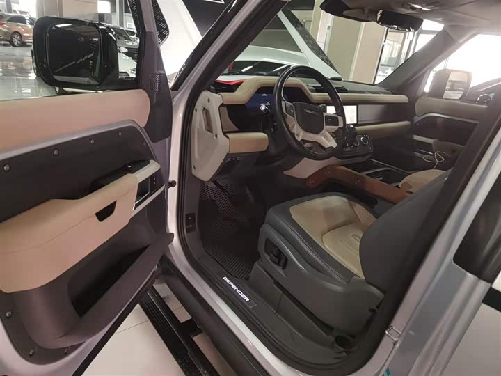 Фото 16 - Land Rover Defender