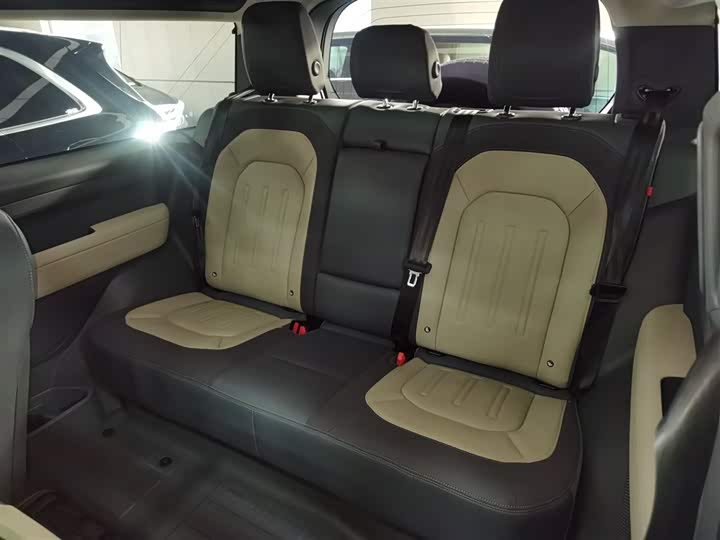 Фото 17 - Land Rover Defender