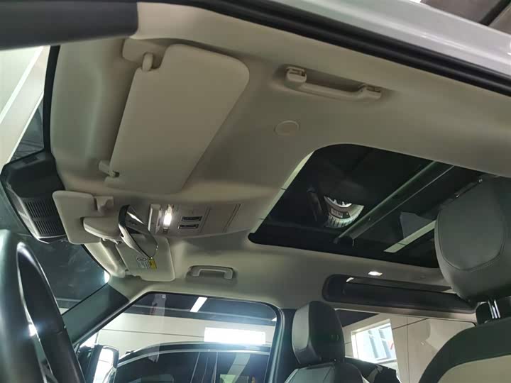 Фото 18 - Land Rover Defender