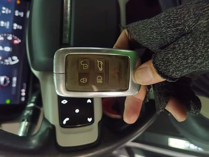 Фото 9 - Land Rover Defender