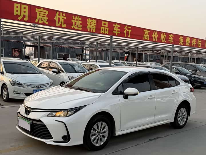 Фото 1 - Toyota Corolla