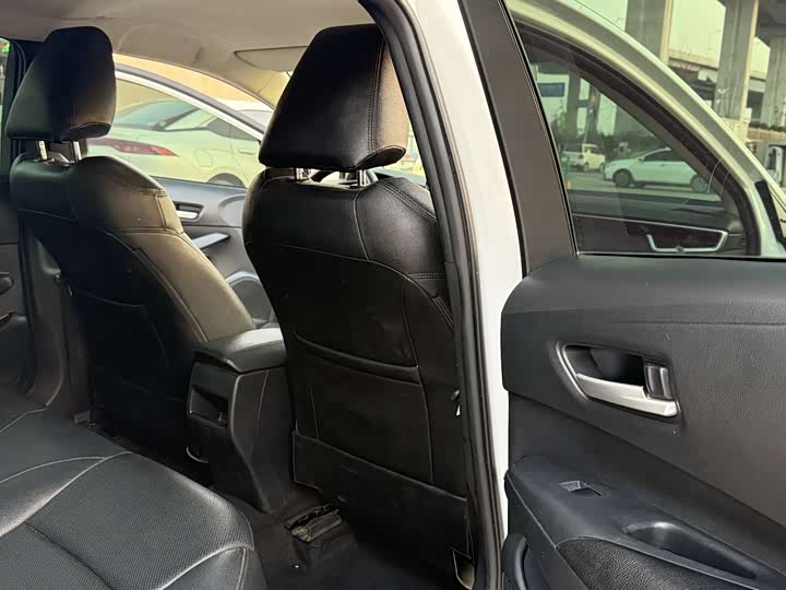 Фото 12 - Toyota Corolla