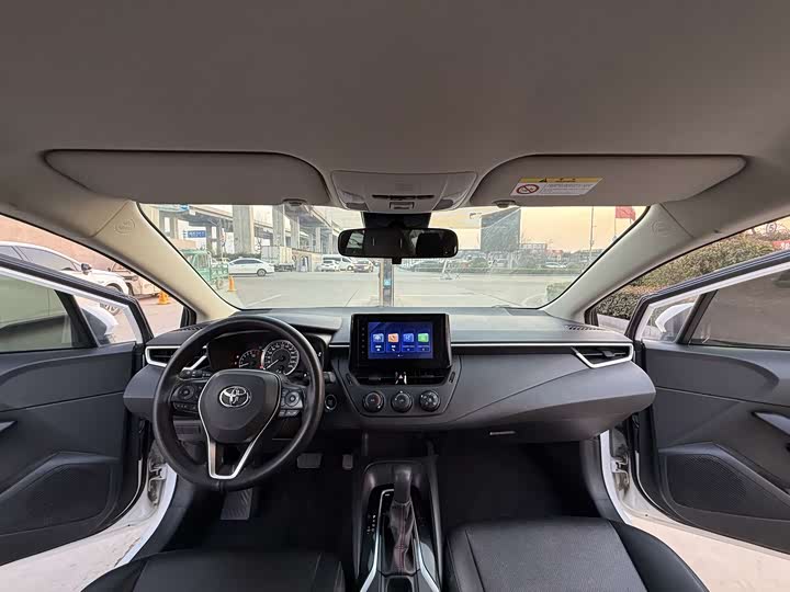 Фото 13 - Toyota Corolla